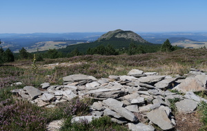 Du sommet du Suc de la Lauzière, vue sur le Montfol