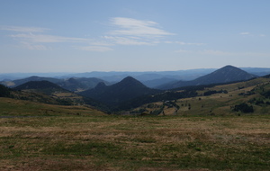 Vue sur les monts ardéchois depuis le Col de la Croix de Boutières