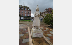 Statue de Marie Harel