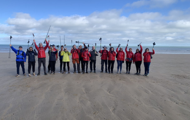 Séance de Marche nordique sur la plage entre Hermanville sur mer et Ouistreham Riva Bella